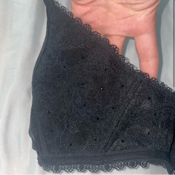 Victoria’s Secret Shelf Bra - Picture 7 of 7